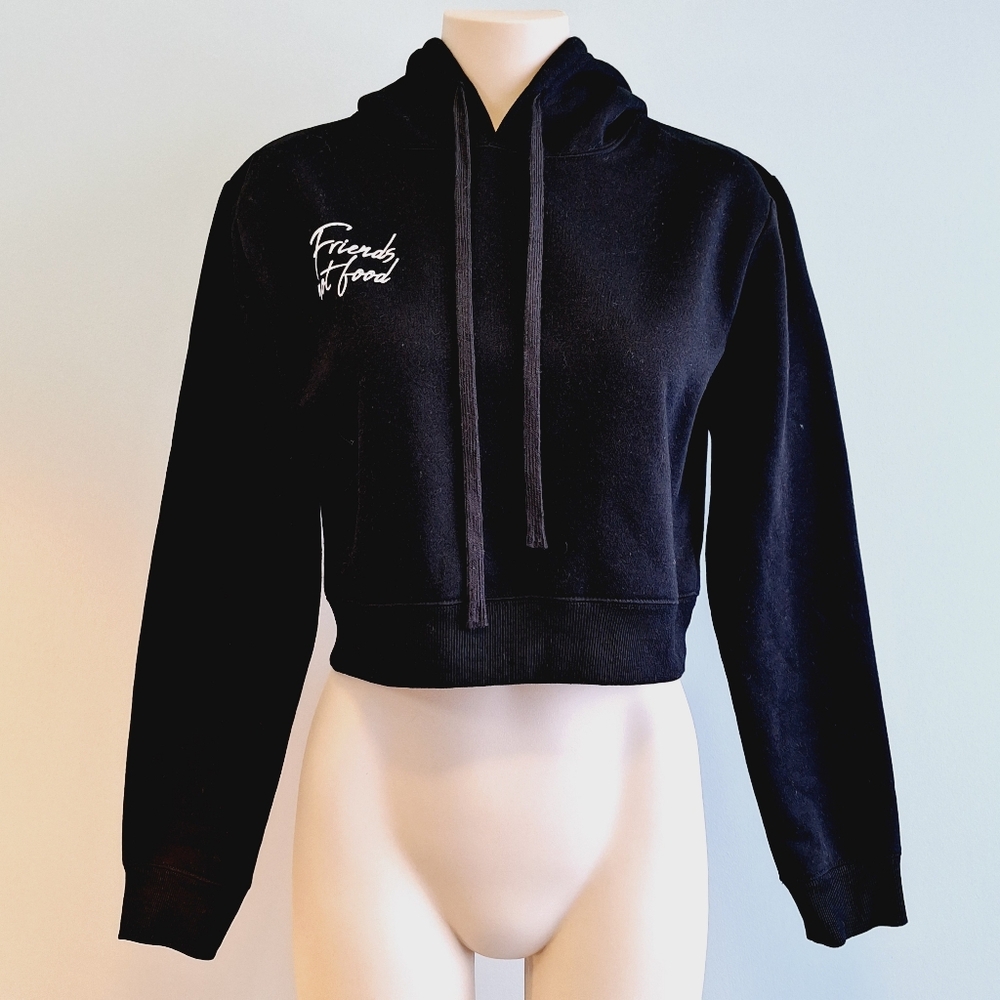 4️⃣/$2️⃣9️⃣ Trendy & Good Black Cropped Hoodie with Logo